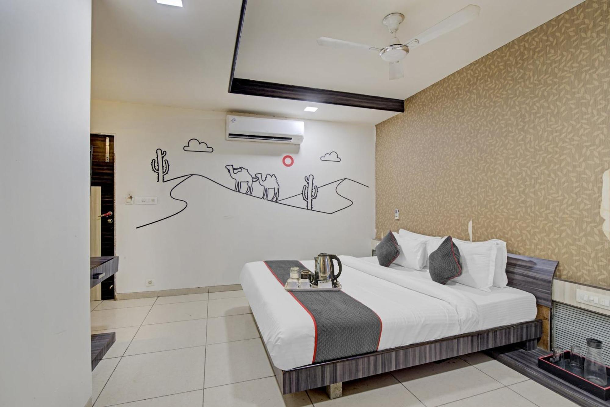 FabHotel Kia residency Ahmedabad Exterior foto