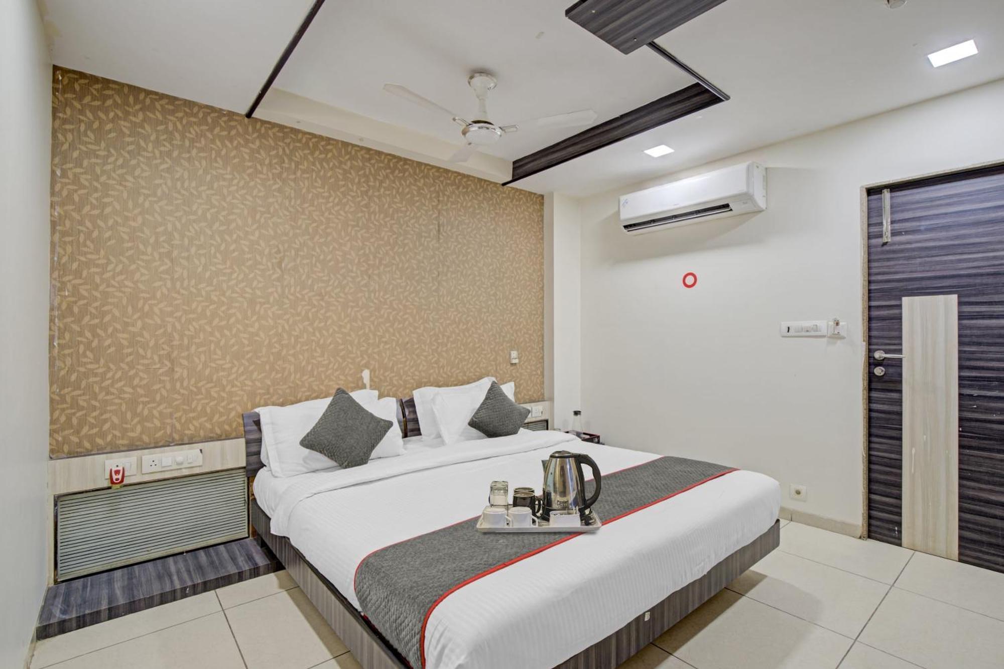 FabHotel Kia residency Ahmedabad Exterior foto