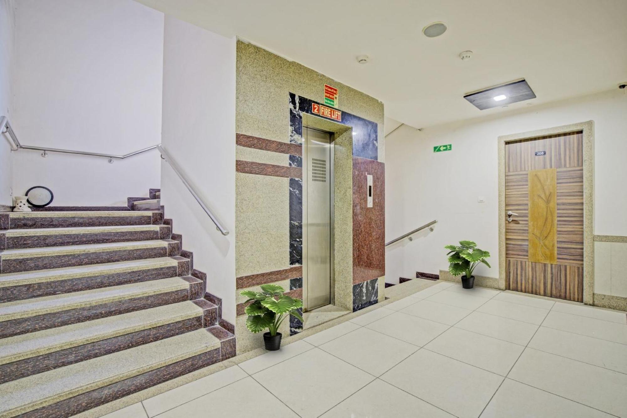 FabHotel Kia residency Ahmedabad Exterior foto