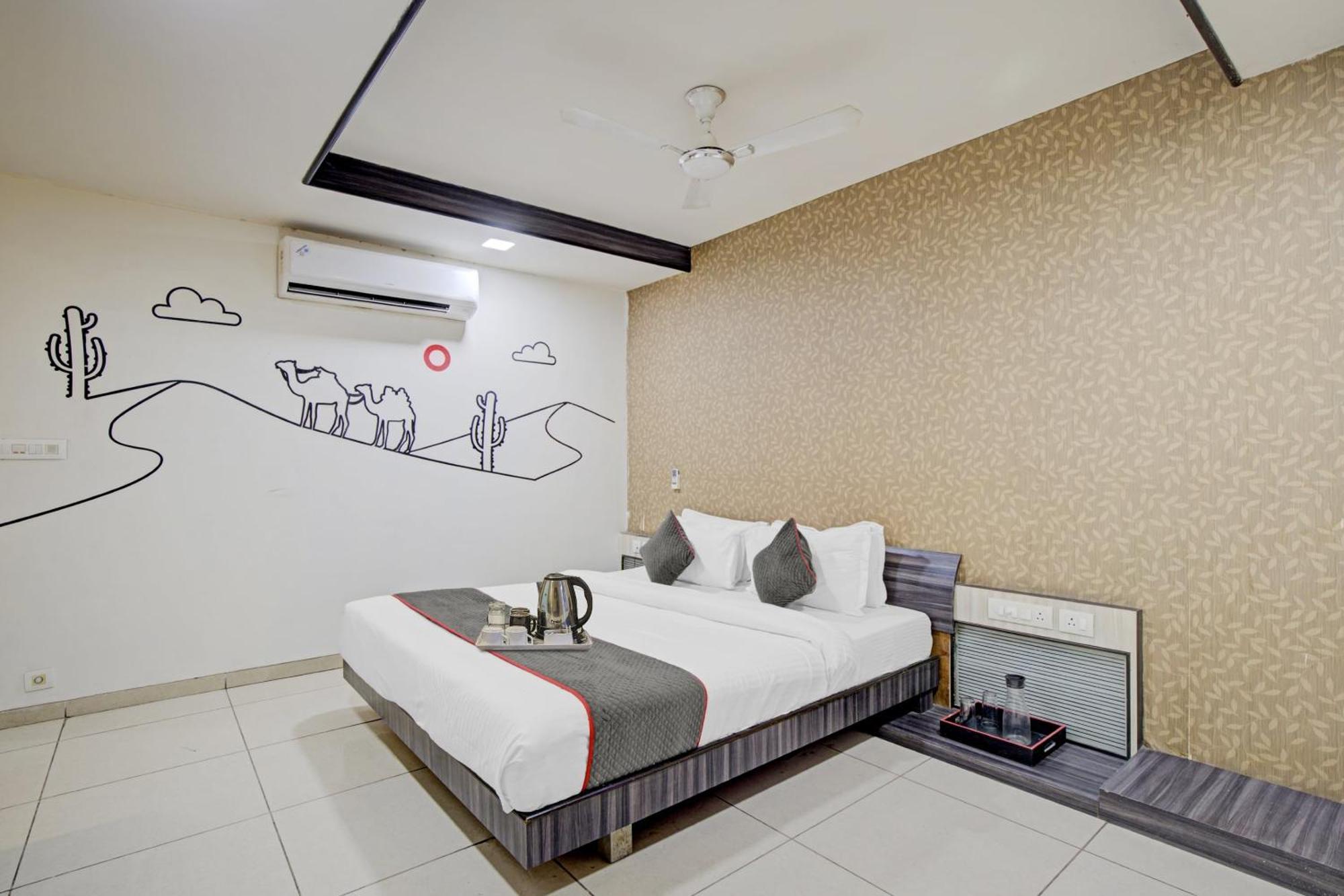 FabHotel Kia residency Ahmedabad Exterior foto