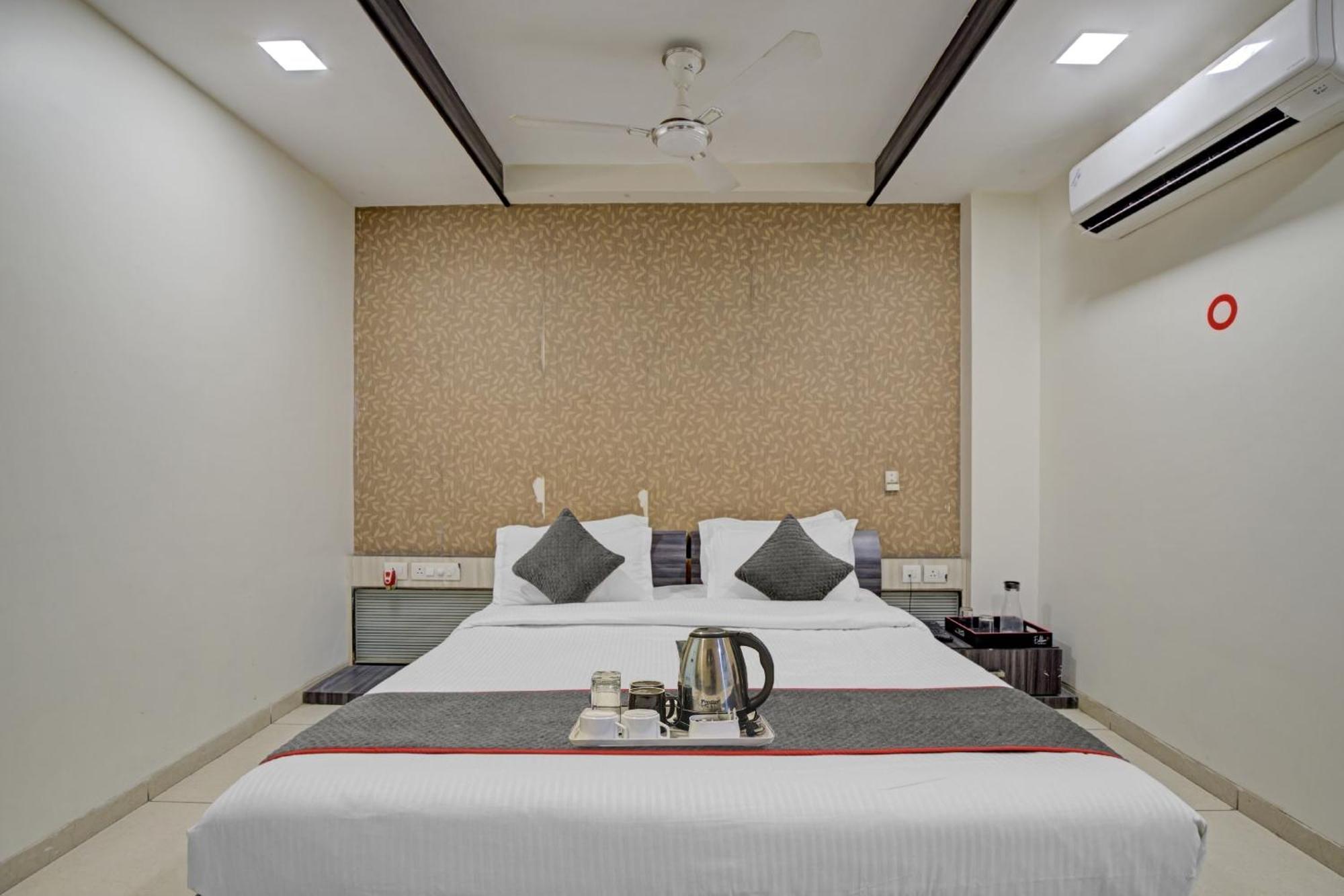 FabHotel Kia residency Ahmedabad Exterior foto