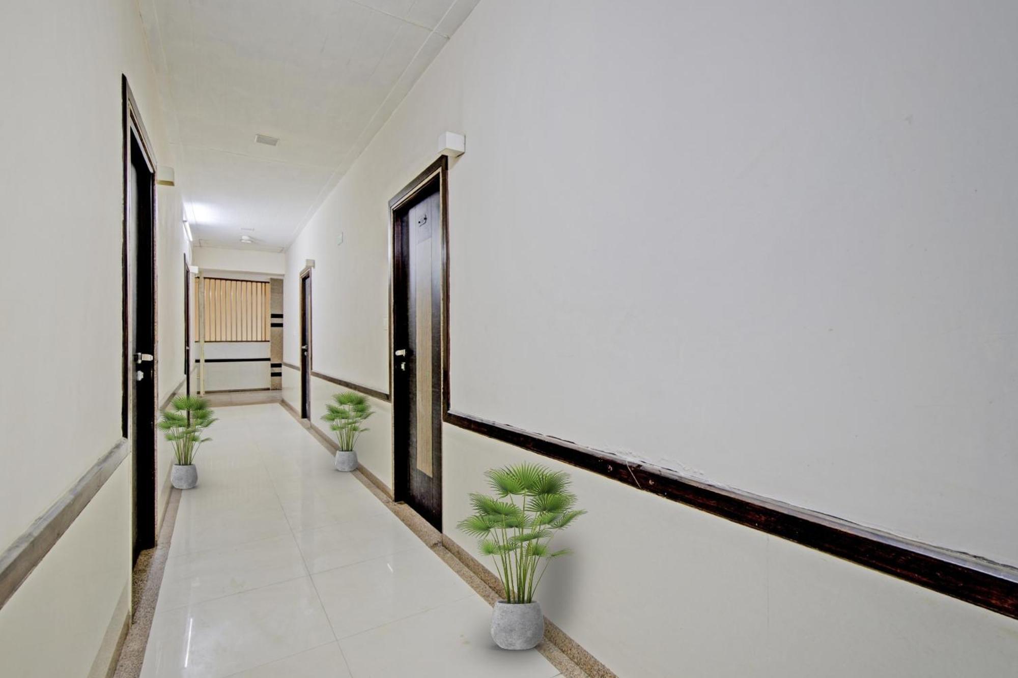 FabHotel Kia residency Ahmedabad Exterior foto