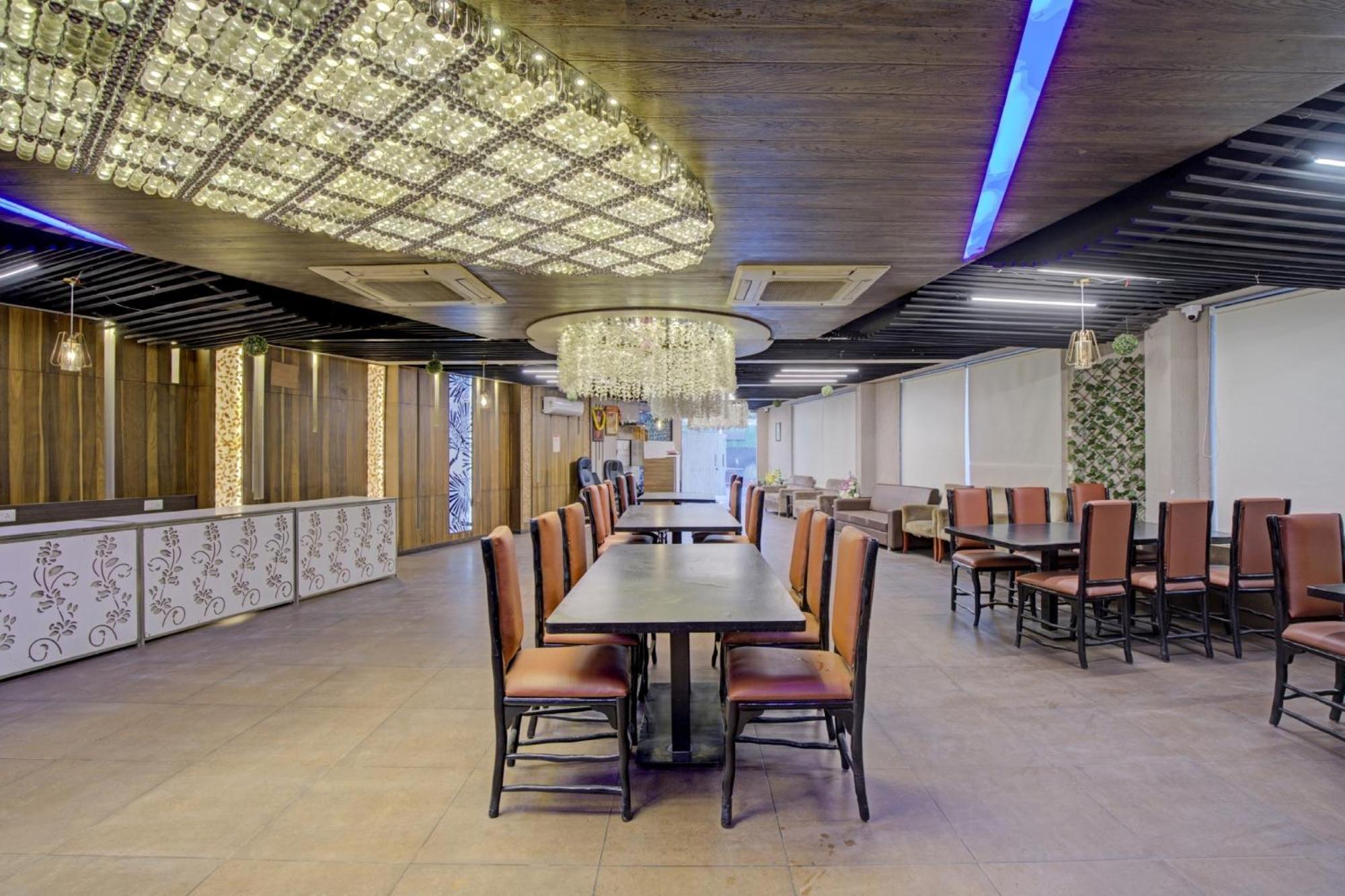 FabHotel Kia residency Ahmedabad Exterior foto