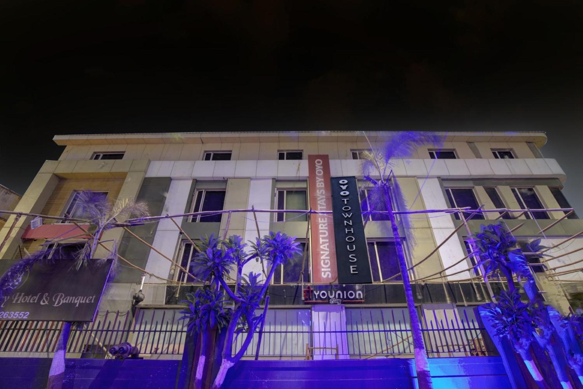 FabHotel Kia residency Ahmedabad Exterior foto